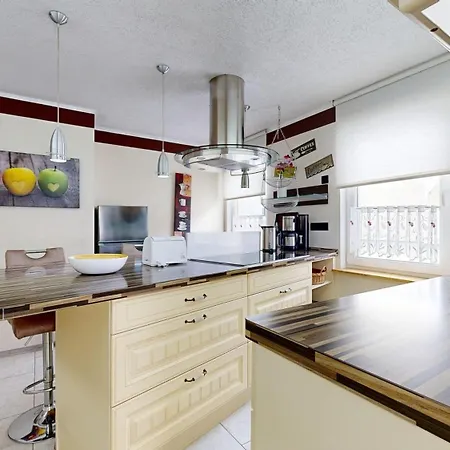 Strandnahe Fewo, Rosa In Binz