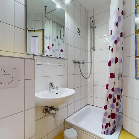 Strandnahe Fewo, Rosa In *